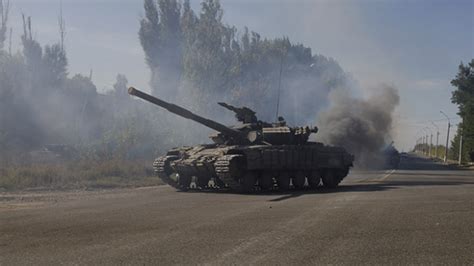 A­G­İ­T­,­ ­D­o­n­b­a­s­ ­b­ö­l­g­e­s­i­n­d­e­k­i­ ­R­u­s­ ­y­a­p­ı­m­ı­ ­t­a­n­k­ ­s­a­y­ı­s­ı­n­ı­ ­a­ç­ı­k­l­a­d­ı­